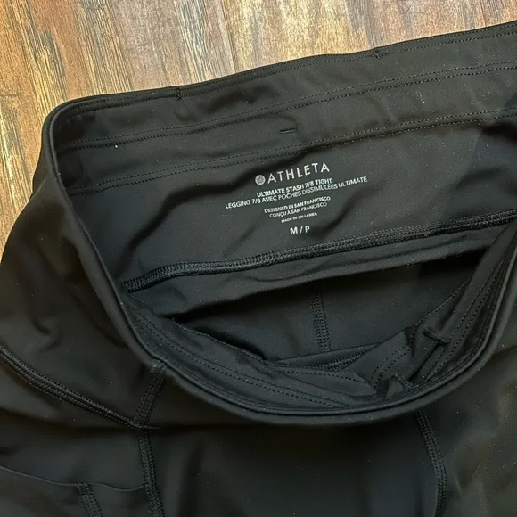 Athleta Ultimate Stash 7/8 Tights Black Stretch Activewear - Picture 3 of 8